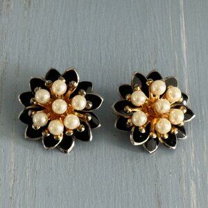 Beautiful Vintage Clip On Earrings Black Enamel Faux Pearls 3D Flowers